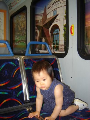 兒童館裡的市區公車模型