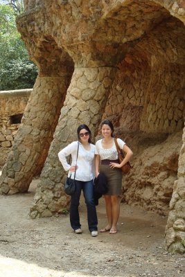 Steph and May in Gaudi Gardens.JPG