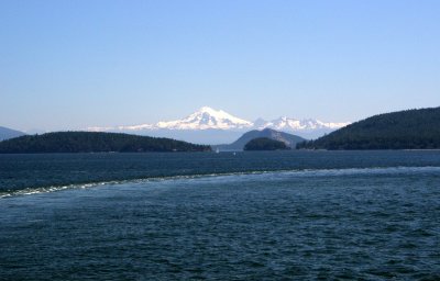 Mt. Rainier from Ferry 2.jpg