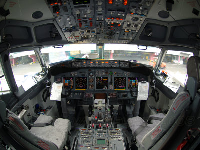 Cockpit 737-800