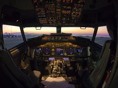 Cockpit 737