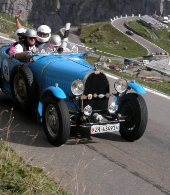Tutti sulla Bugatti !! (1929)