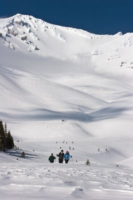 SnowShoers - Mountain in Background - 5894