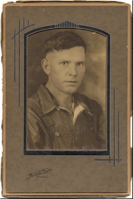 Traves Hicks portrait c.1930.jpg