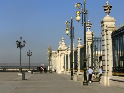 the gates to the palacio real