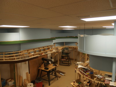 Overall view of the grade betwen the lower and middle levels and upper deck to the Big Curve