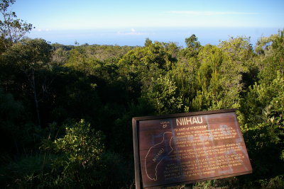 Puu Hinahina Lookout,With a view out to the Island of Niihau