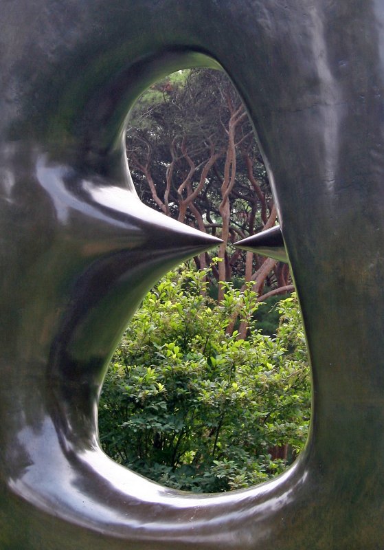 Oval with Points - Henry Moore Sculpture
