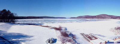 Quabbin Rsvr, Massachusetts (panorama #1, winter 02/03)