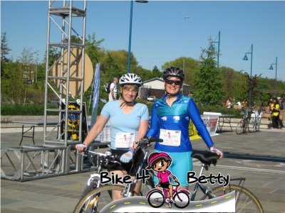 25th May and my tri-buddy Angie and I did a charity ride: Bike 4 Betty