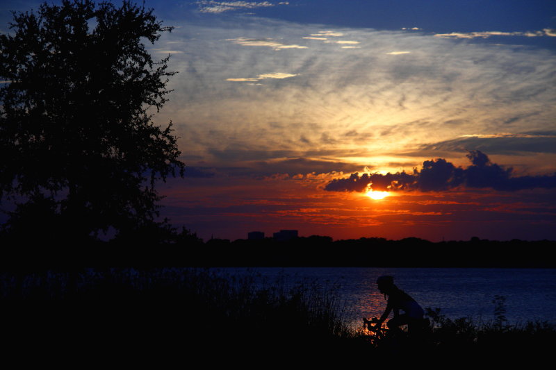 SUNSET RIDE