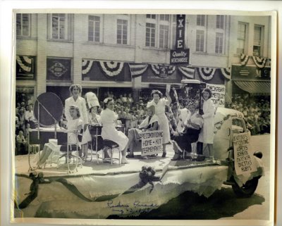 OK Chickasha 1948 rodeo parade Beauticians.jpg