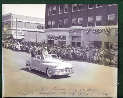 OK Chickasha 1948 rodeo parade convertible.jpg