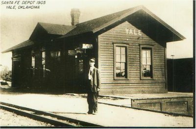 OK Yale Santa Fe Depot 1905.jpg