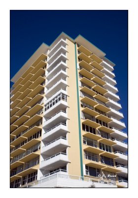 Beachfront building - 3328