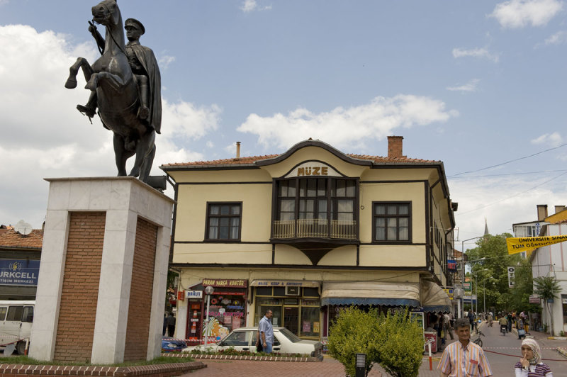 Tavsanli june 2008 1934.jpg