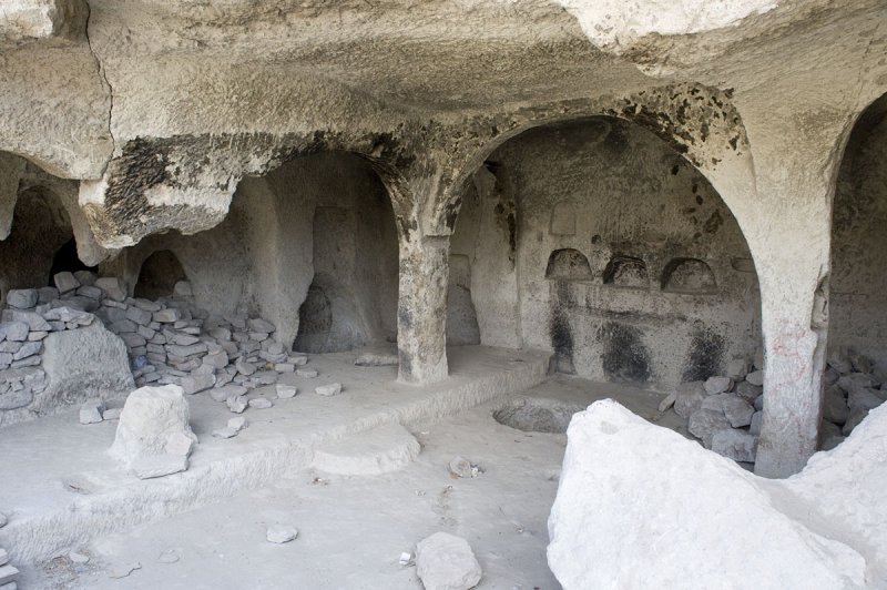 Sille rock dwellings 4683.jpg