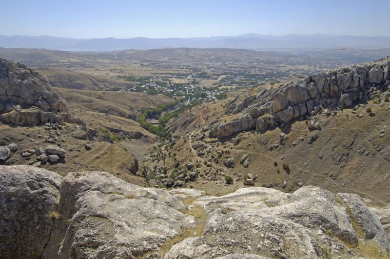 Harput castle 1066.jpg