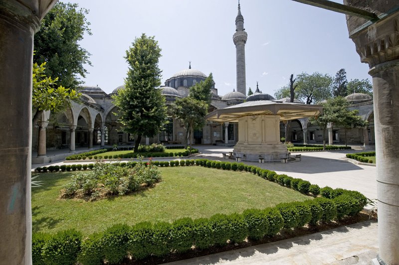 Istanbul june 2008 2816.jpg