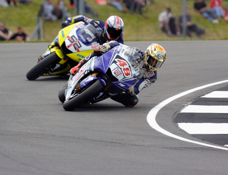 Jorge Lorenzo Fiat Yamaha leading James Toseland Tech 3 Yamaha