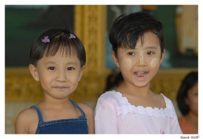 Enfants  temple Rangoon