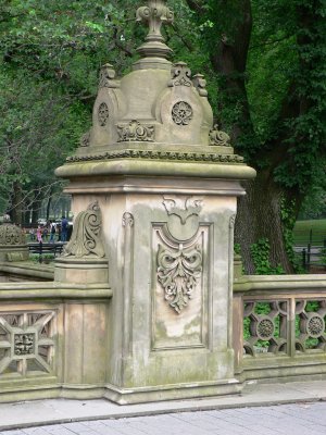 detail of wall in Central Park