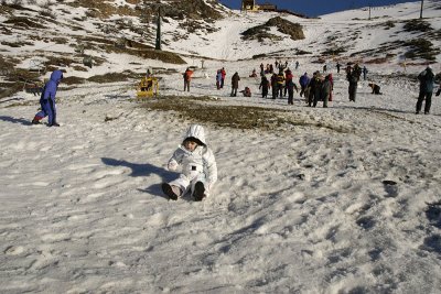 Mari fazendo ski bunda