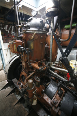 100 years old Kromhout diesel