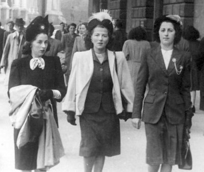 1947: Hats on parade. O'Connell St. Dublin,  Ireland.  From left, Norma, Mom, Thora