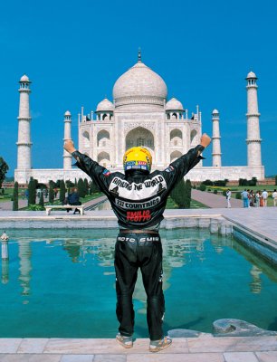 Emilio Scotto - Around the World on a Motorcycle - Dos Vueltas al Mundo consecutivas, en moto, Honda Gold Wing 1100.