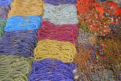 The many colors of the stalls, Mantralyam