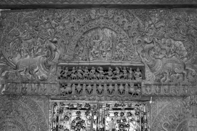Intricate art inside the main mantap in Belur