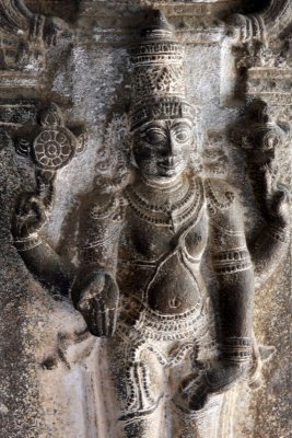 Hall of 100 pillars - Vishnu, Varadaraja Perumal Temple, Kanchipuram, India