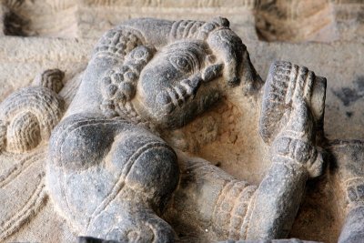 Hall of 100 pillars - Dancer and a mirror, Varadaraja Perumal Temple, Kanchipuram, India