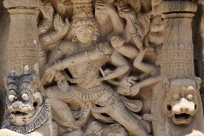 Kailasnatha temple - beautiful stone carving, Kanchipuram, India