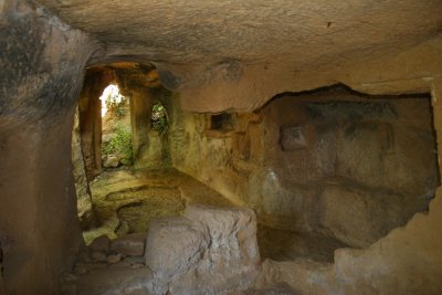 Inside the Etruscan Tomb 4.jpg