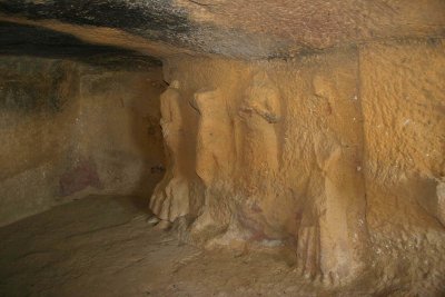 Inside the Etruscan Tomb 5.jpg