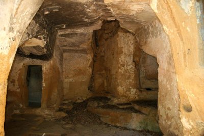 Inside the Etruscan Tomb 9.jpg