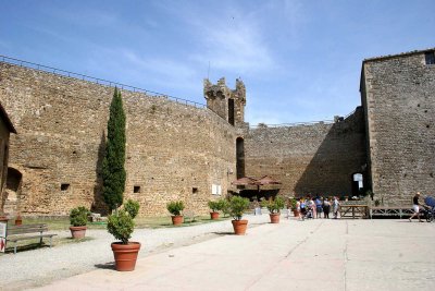 Inside the fortress in Montalcino.jpg
