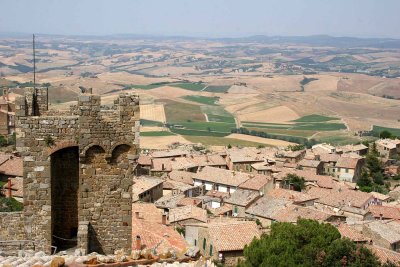 Montalcino roofs and countryside from atop the fortress 2.jpg