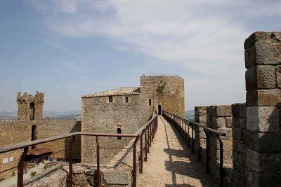 Walking the top of the fortress in Montalcino.jpg