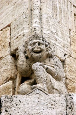 Detail on a church in San Quirico 16.jpg