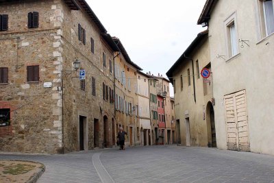 a street in PIenza.jpg