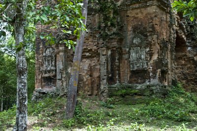 Crumbling Khmer stuff