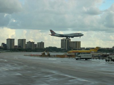 IMG_1017_ Watching the planes