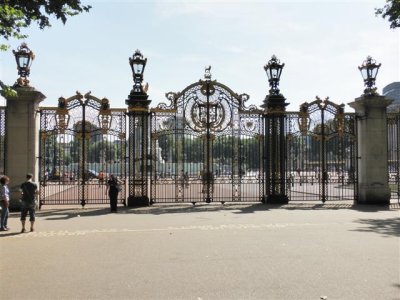 gates of Buckingham Palace