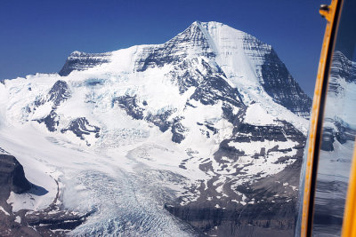 IMG_2007 Mt Robson glacier.jpg