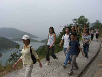 Joyce, Winnie, Gary, John, Jay, Asley and Lisa walking from Sai Wan Ting