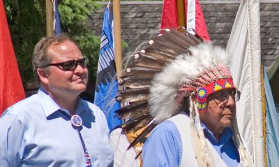 zP1050284 Mt Gov Brian Schweitzer and Blackfeet Chief Earl Old Person at GNP.jpg