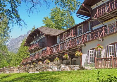 zP1050339 Lake McDonald Lodge.jpg